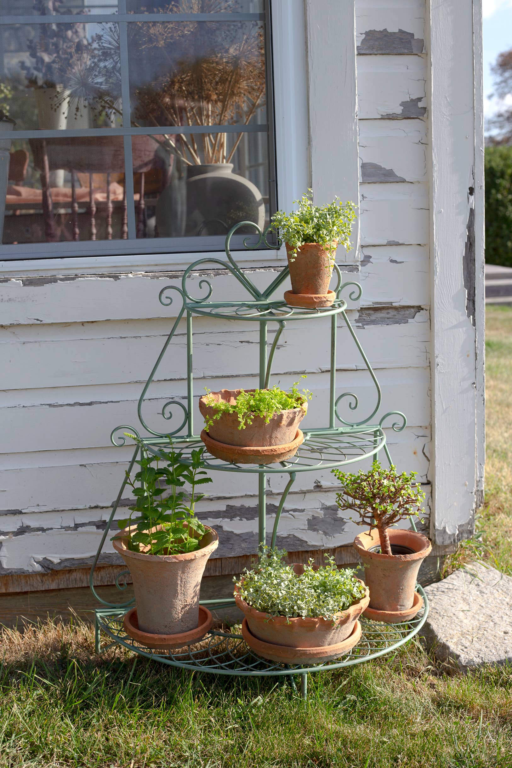 GREEN METAL PLANT STAND: Metal