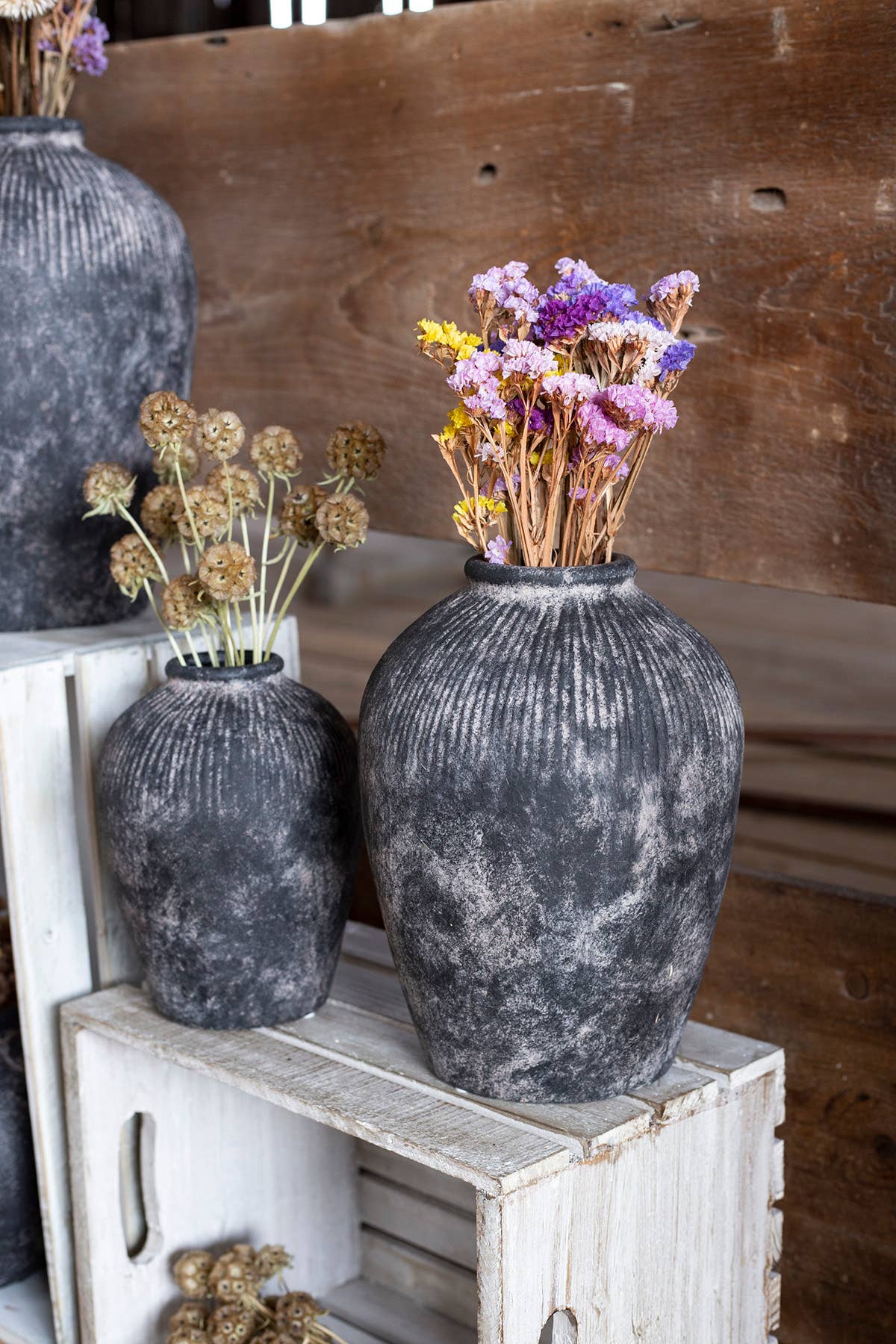 BLACK TERRACOTTA VASE MEDIUM