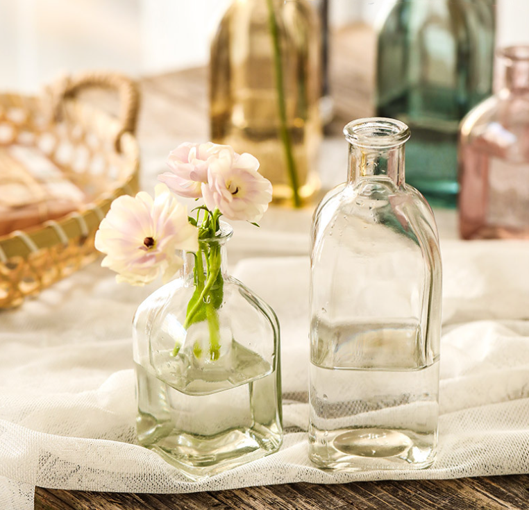 Colorful Bud Vase Set, Small Vases for Centerpieces Set of 2: Clear