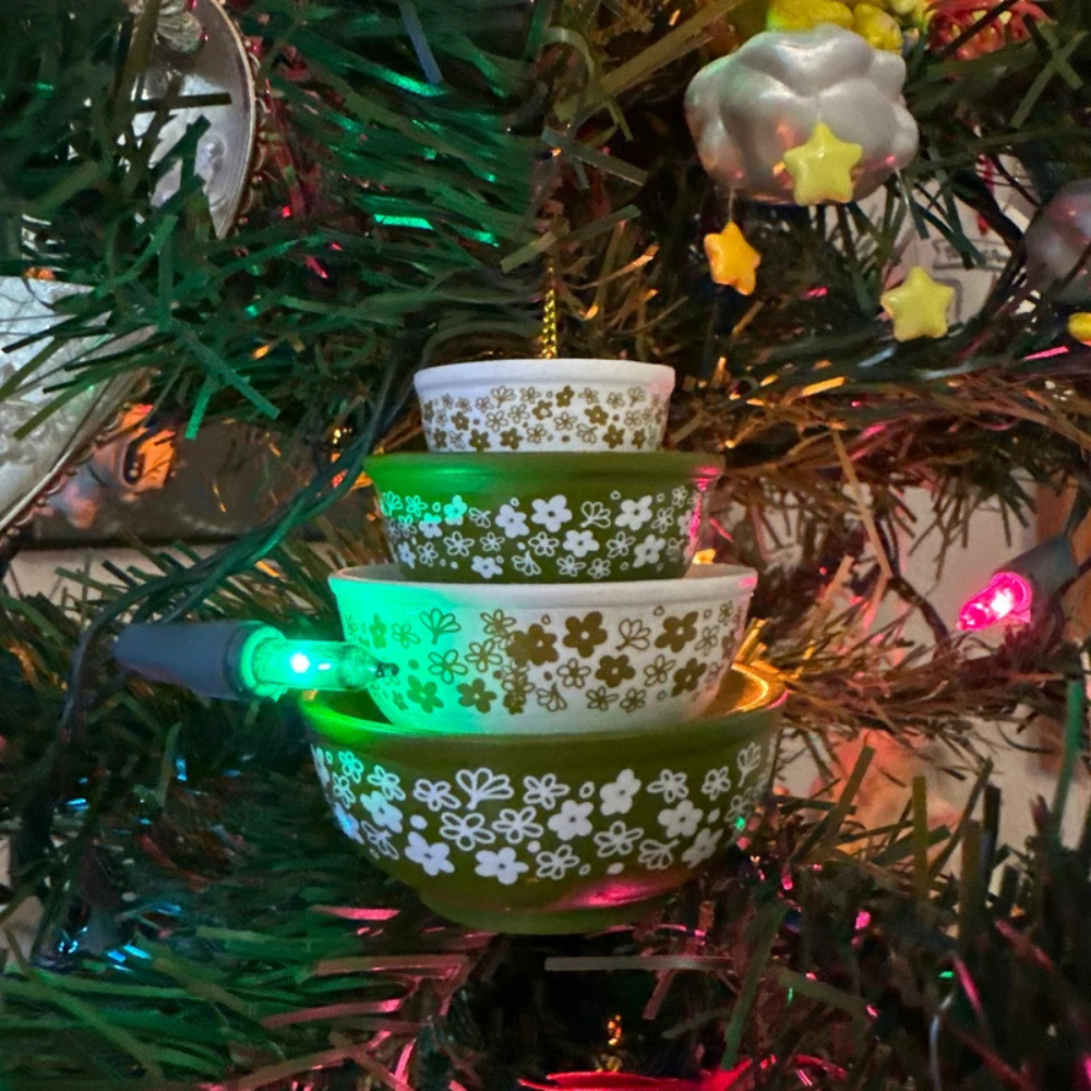 Miniature Bowl Stack Ornament: Green