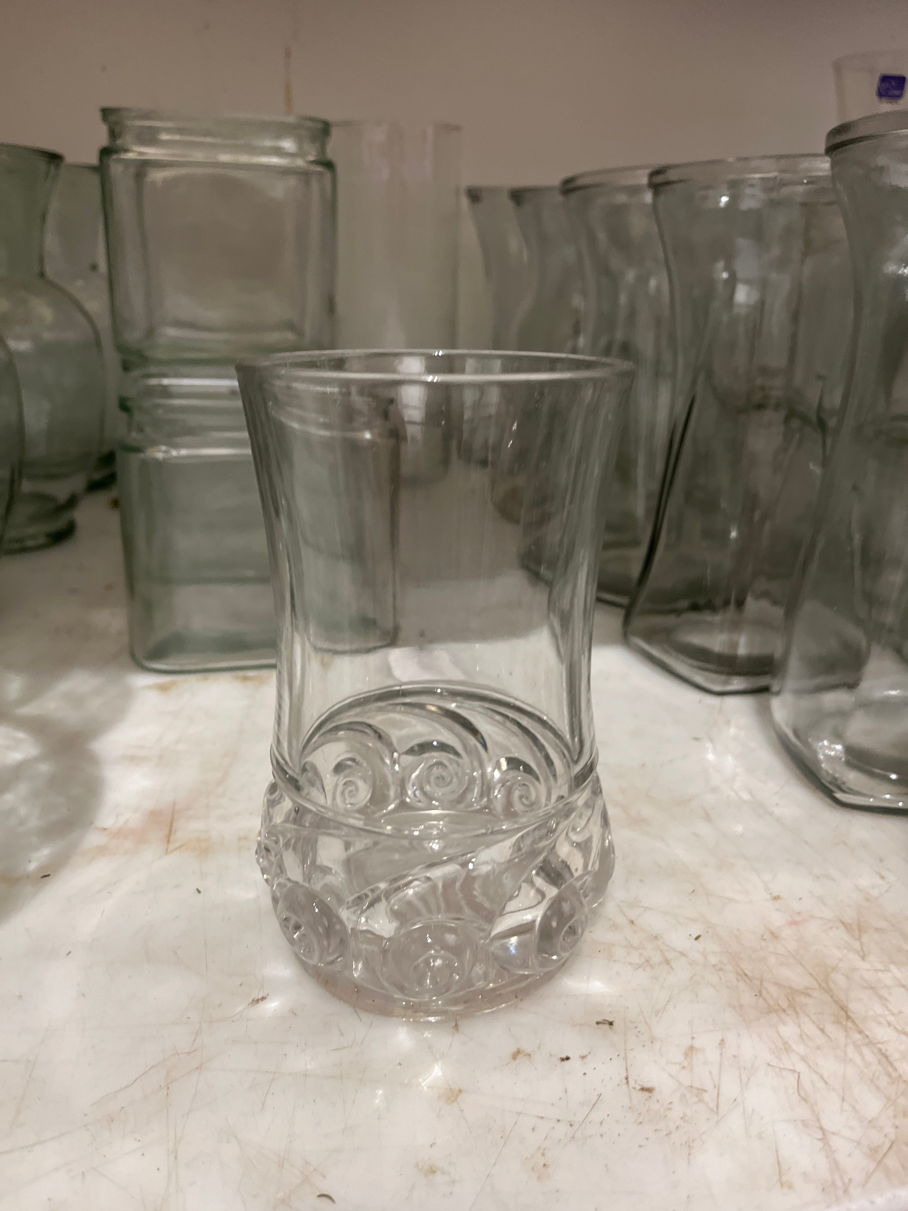 Short vase squiggly crystal
